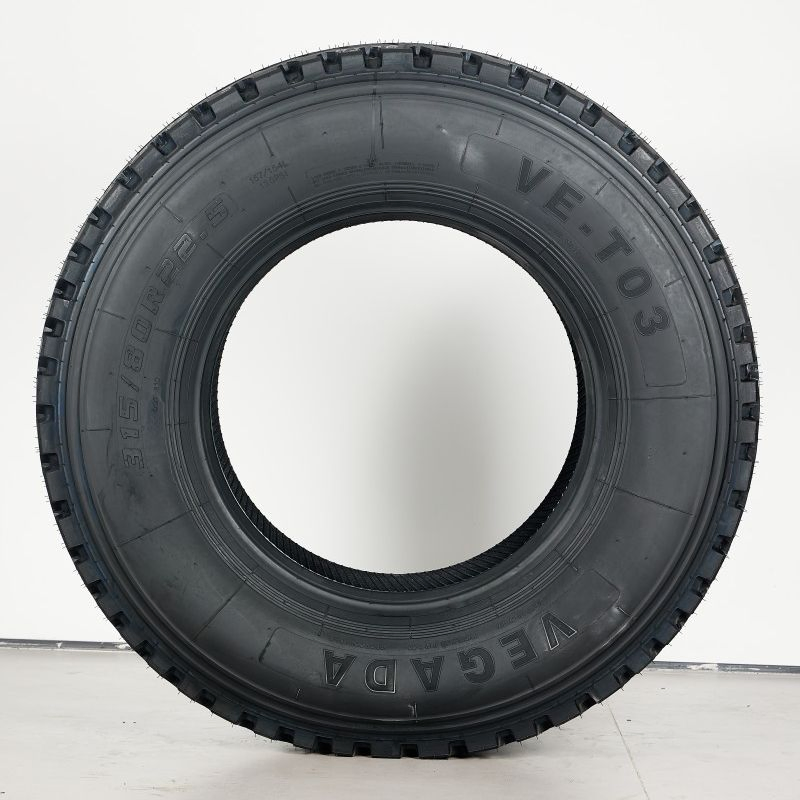 Грузовая шина 315/80R22.5 радиальная бескамерная