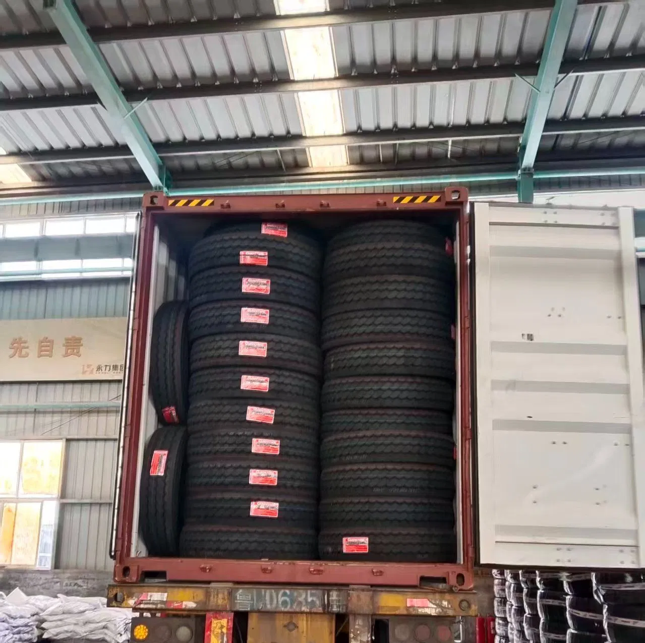 Gladstone Brand Truck Tyre 315/80r22.5 Truck Tire with Low Price Wholesale Truck Tires Cheap Tires for Sale China Tyre Factory Truck Tyre Tire