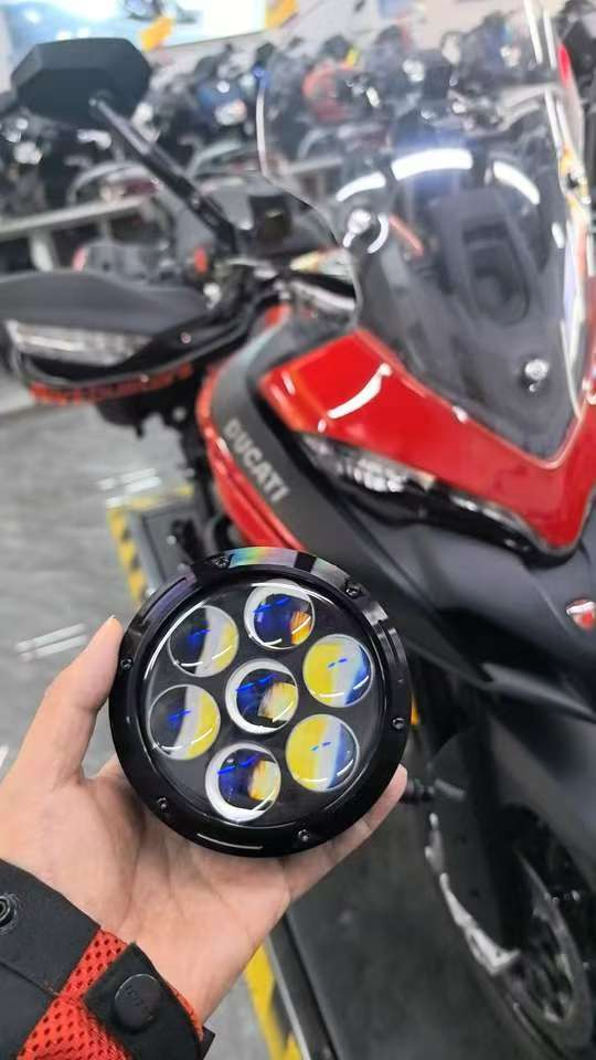 Водонепроницаемая LED фара 200Вт для авто и мотоцикла