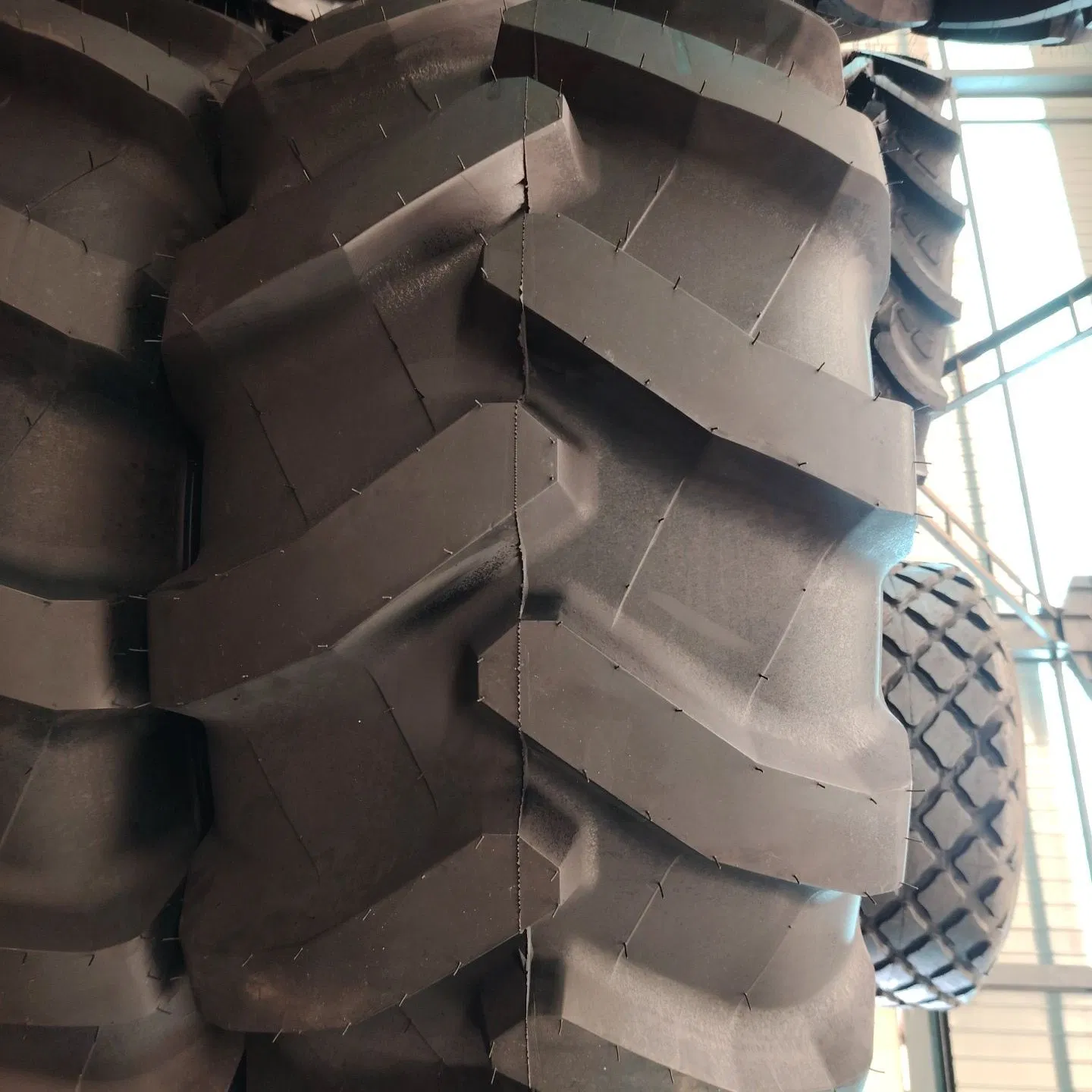 Tyres and Inner Tubes for Ursus Kat & Yto Haulage Tractor Rear and Front (520/85R38 420/85R30 420/85R28 20.8R38 16.9R30 16.9R28)