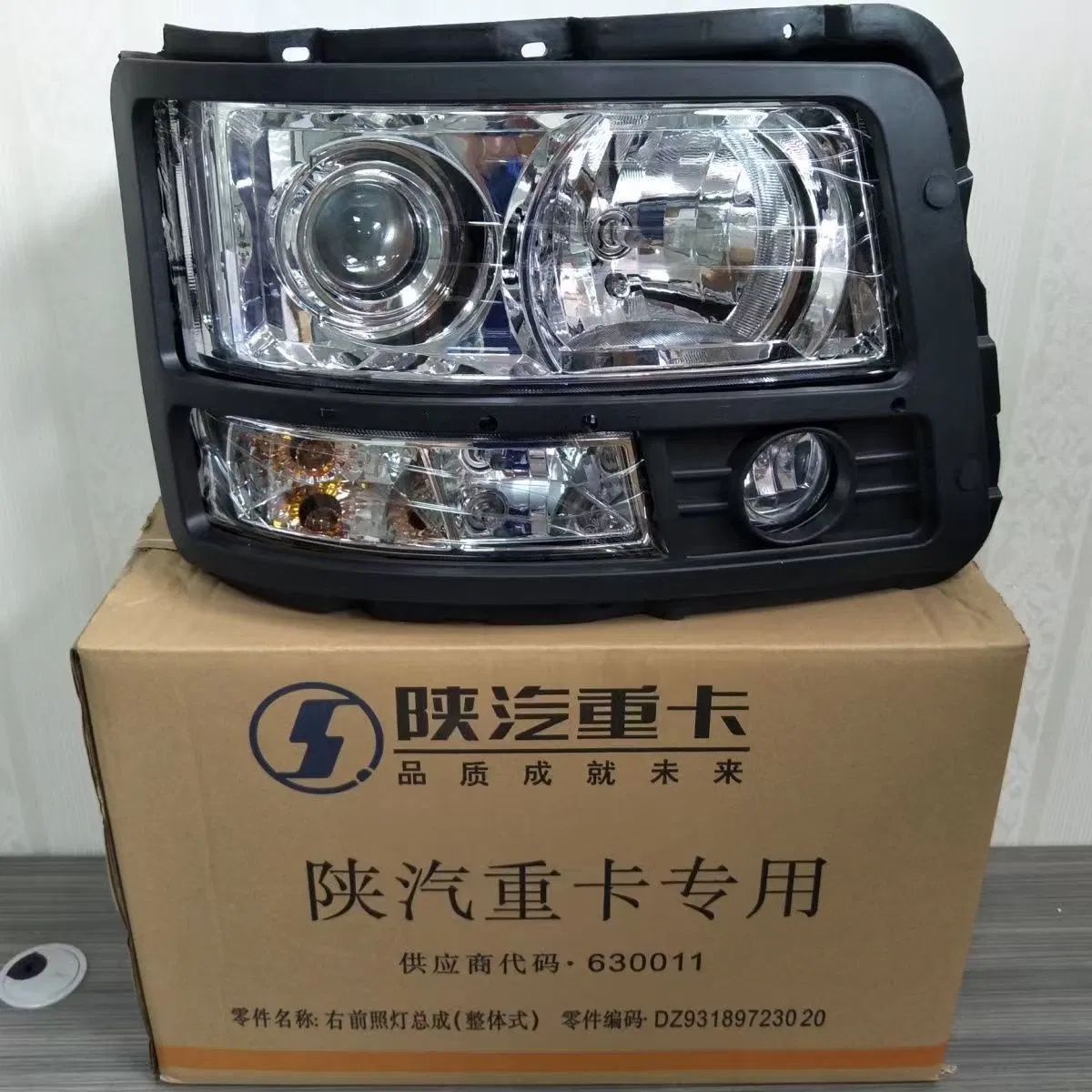Передняя фара Shaanxi Delong F3000 LED