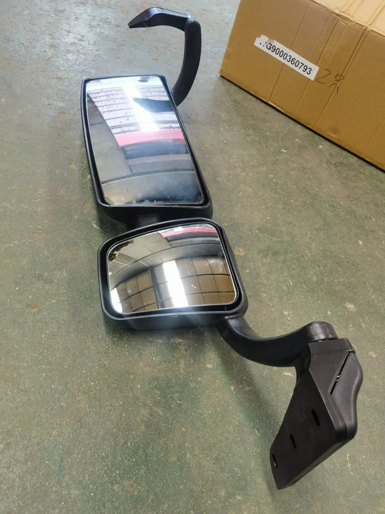 Wg1642770003 Right Rearview Mirror HOWO 001 Left