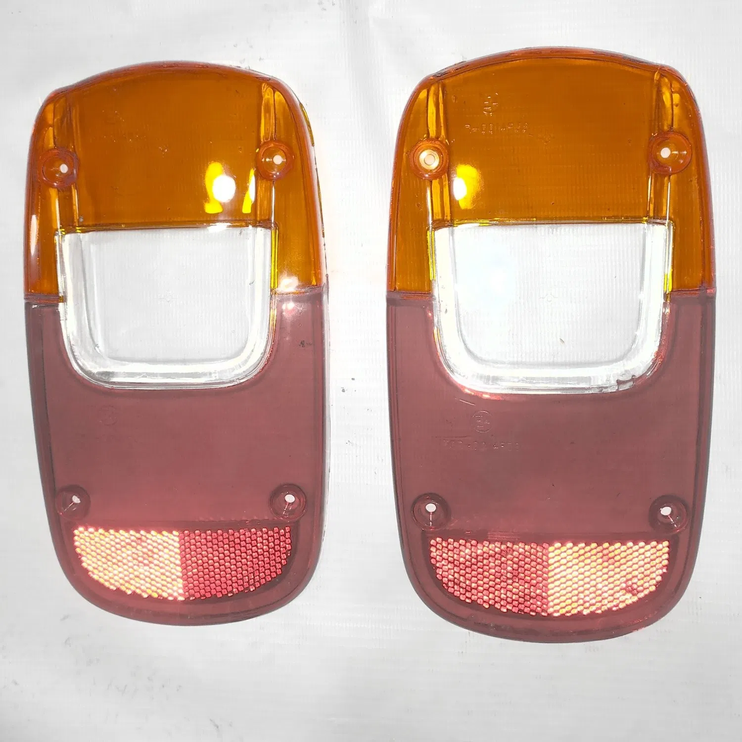 Tricycle Parts & Accessories Rear Lamp Cover Left/Right for Tvs OEM No. G5160360
