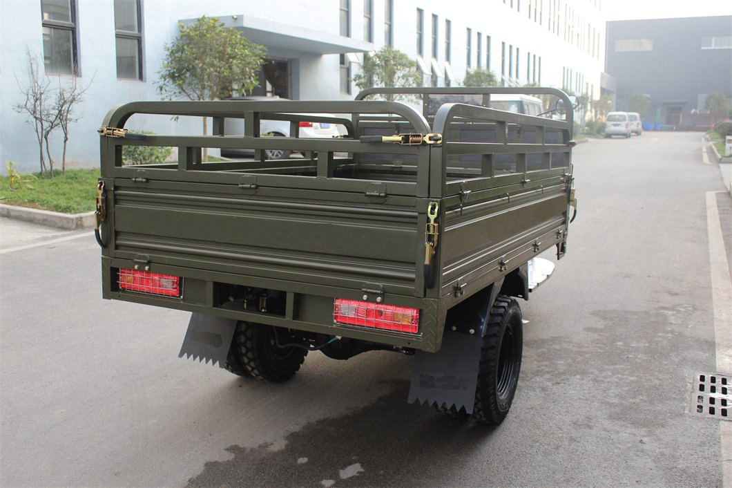 Грузовой трицикл 150cc с кабиной и фарами