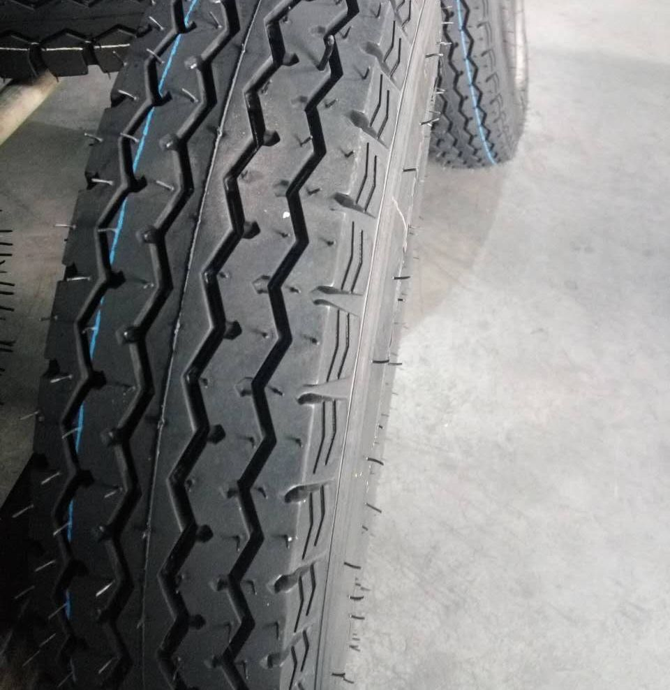 Шина мотоциклетная Gladstone 4.00-8