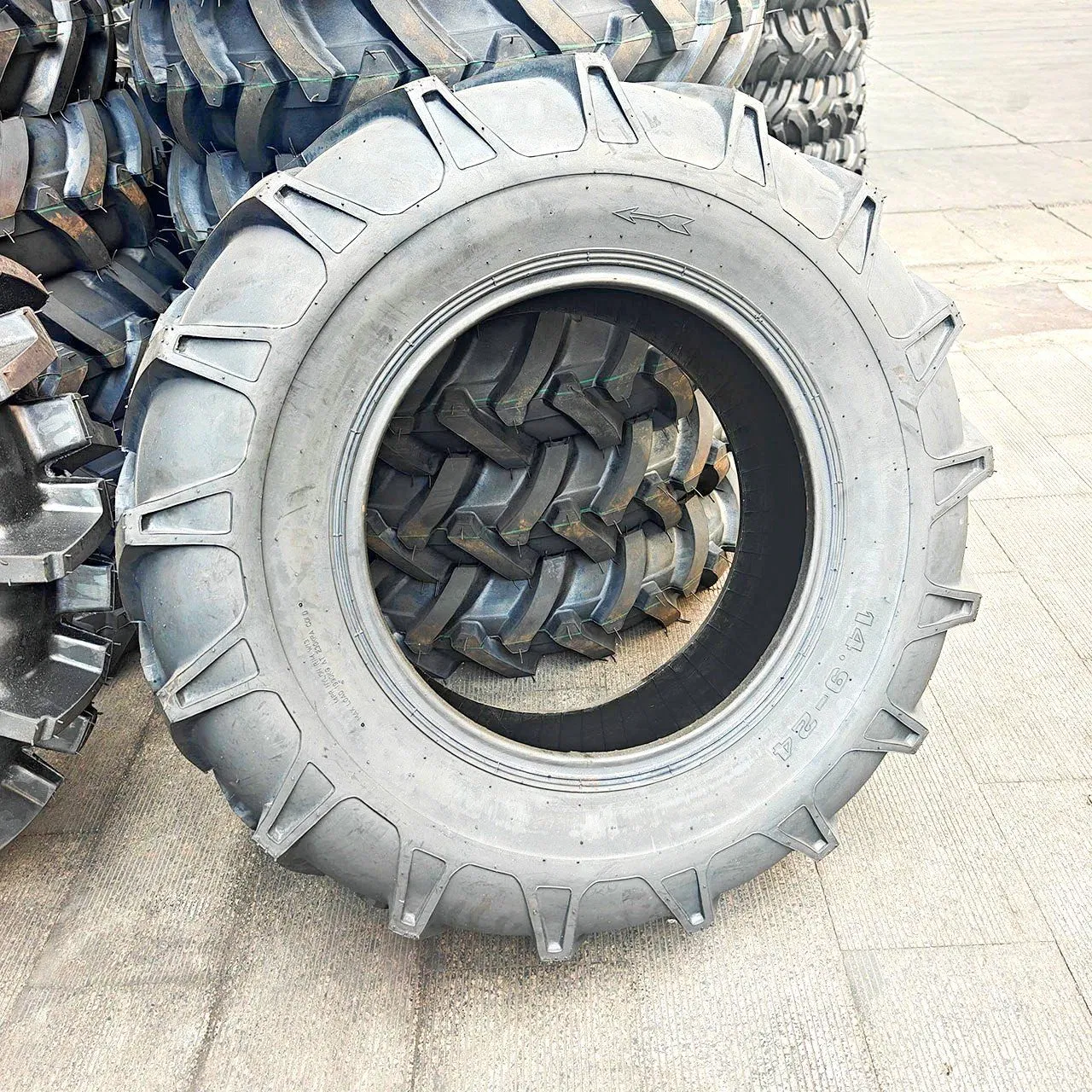 Herringbone Tread Pattern Tires for Agricultural Machinery