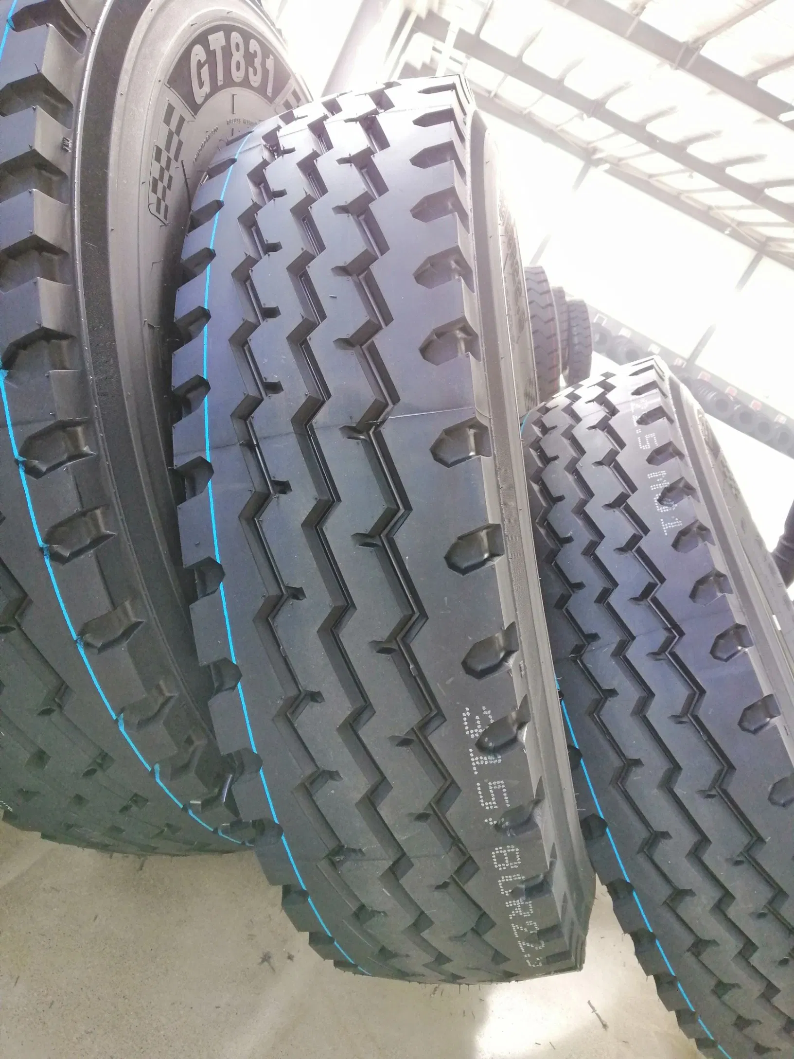 Gladstone Brand Truck Tyre 315/80r22.5 Truck Tire with Low Price Wholesale Truck Tires Cheap Tires for Sale China Tyre Factory Truck Tyre Tire