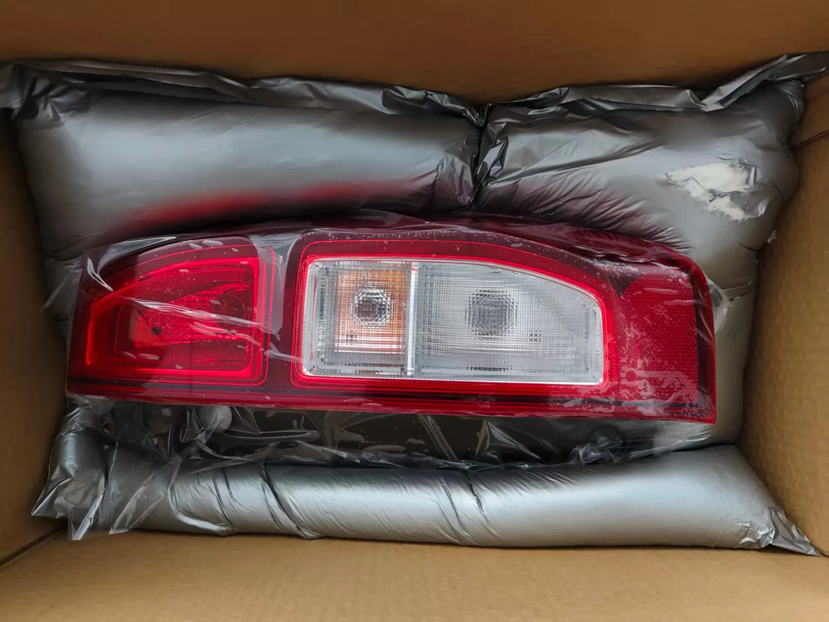 Car Accessory Rear Position Lamp Assembly EQ100 Baojun Yunduo 26120922