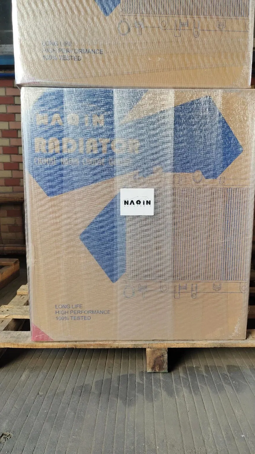 China Factory Wholesale Naqin Car Auto Parts Radiator for Toyota Hilux Hiace Landcruiser Hyundai Nissan Suzuki Mitsubishi Canter Fuso Mercedes Benz Sprinter