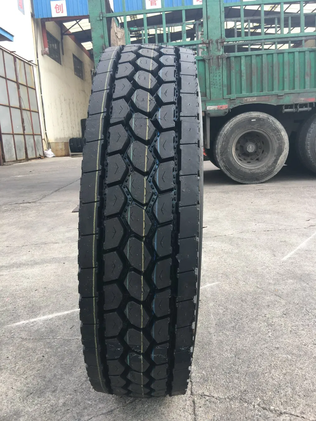 Truck Tire Weight 1000-20 1000r20 Heavy Truck Tyre