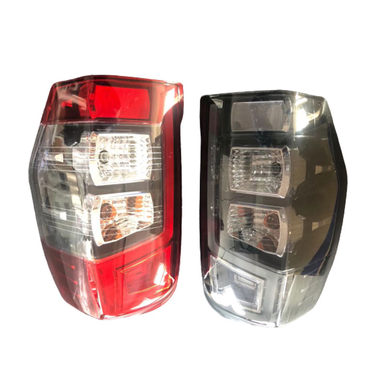 Wholesalers Auto Spare Parts Car Rear Lamp/Light Tail Light Taillamp for Mitsubishi Triton L200