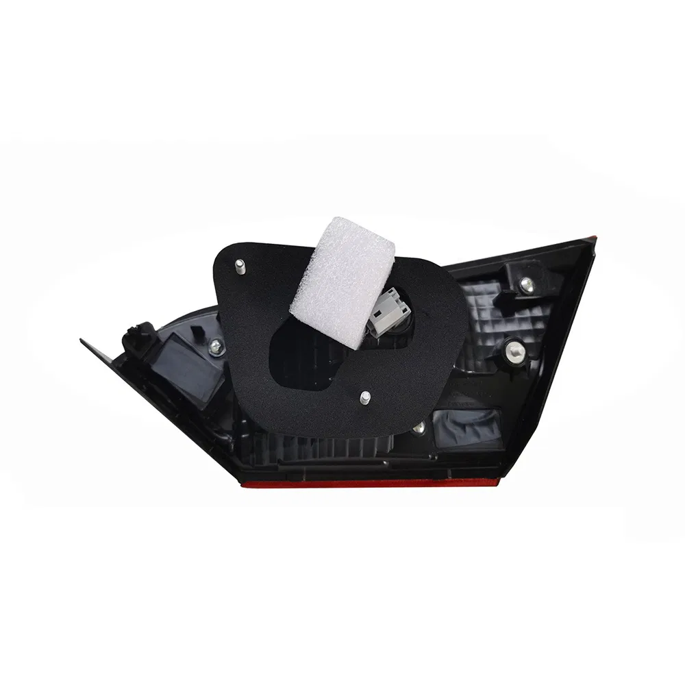 Tyj Factory Outlet Plug and Play Car Body Kit Auto Accessory Spare Part LED Tail Light Bulb Back Lamp for Camry 2021 Se Le