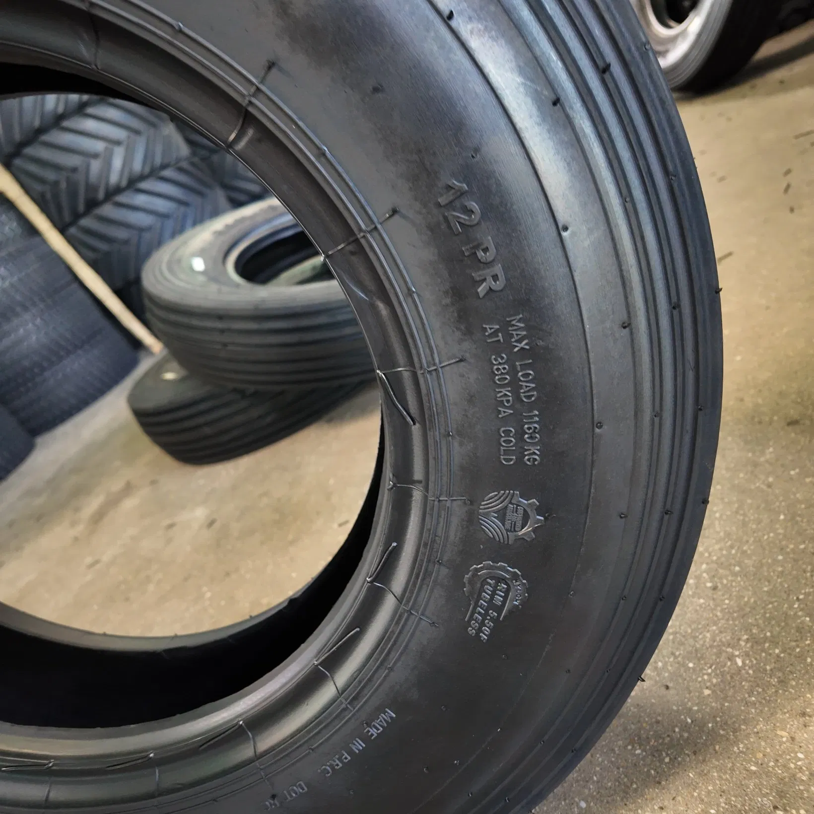 Heavy-Duty Pneumatic Tire 5.00-8 for Material Carts