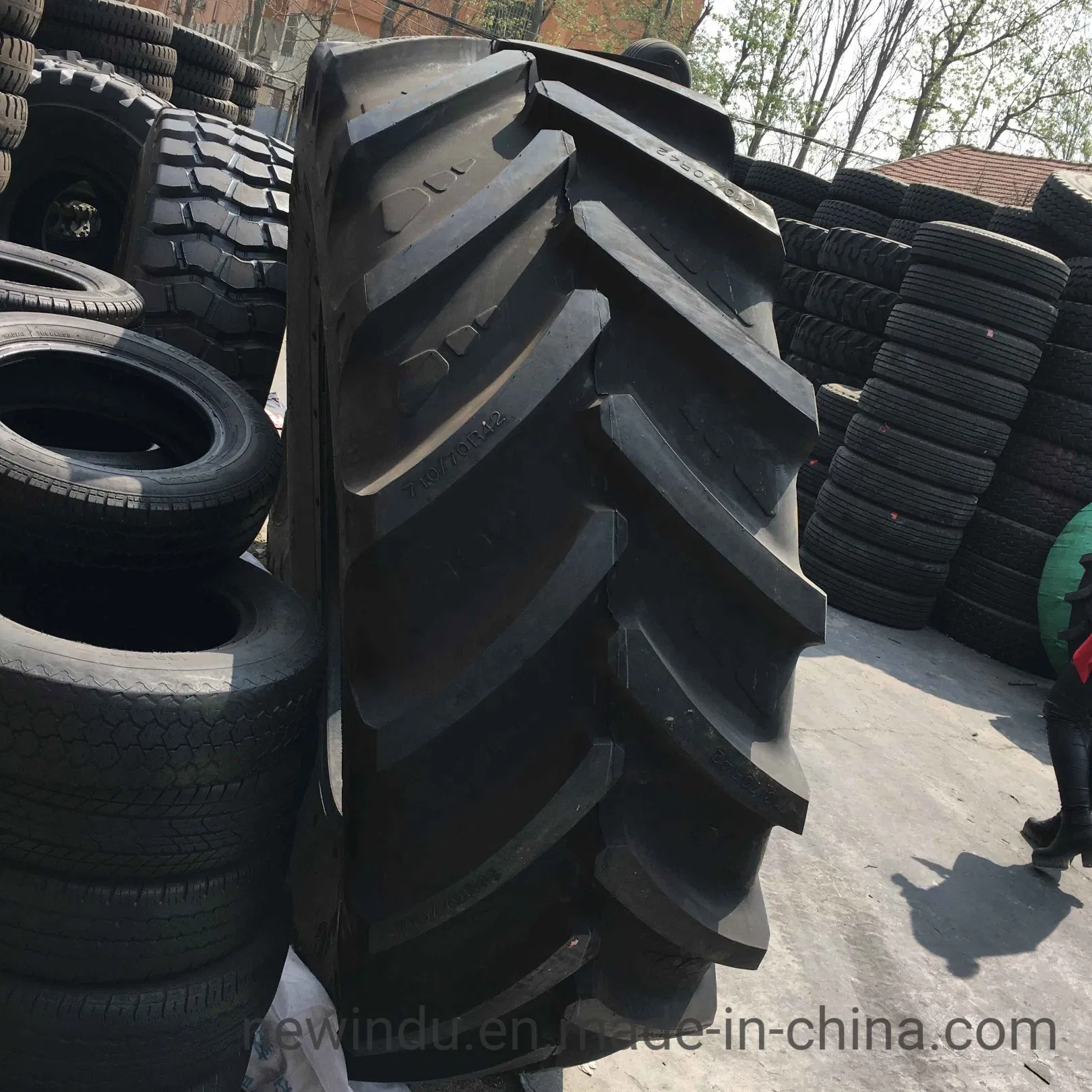 335/80r18 Radial Truck Tire