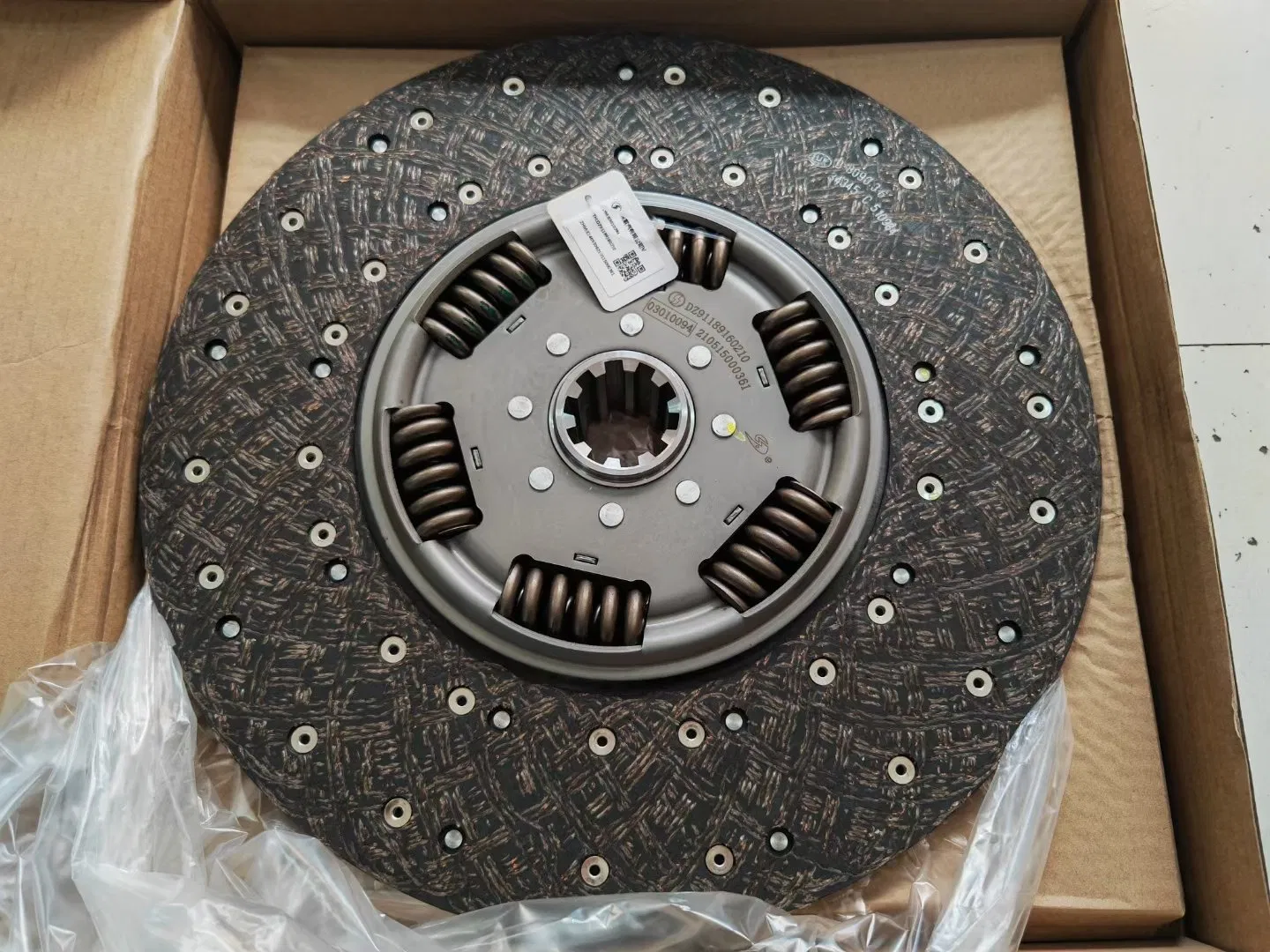 Sinotruk HOWO/A7/T7h; Shaanxi Auto F3000/M3000/X3000; FAW Jiefang Aowei /J6; Auman Etx/Ctx: Truck Clutch Disc; Clutch Plate; Clutch Disc; Ф 420, Ф 430