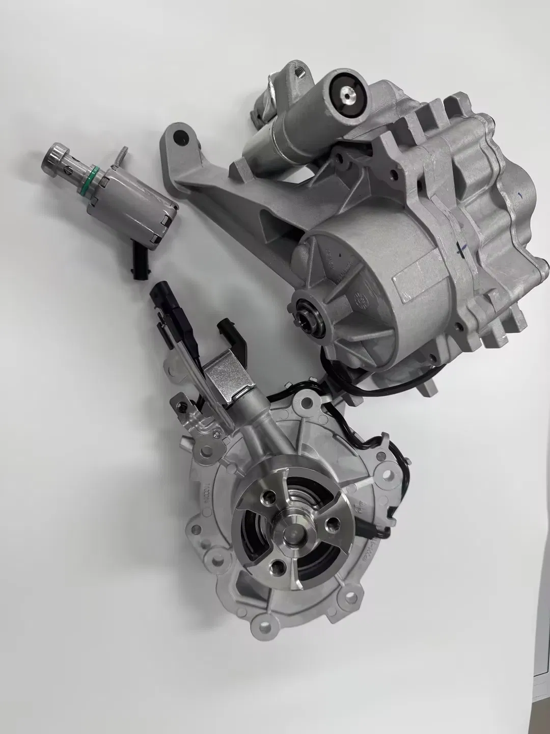 Помпа водяная LR123906 для Land Rover Range Rover