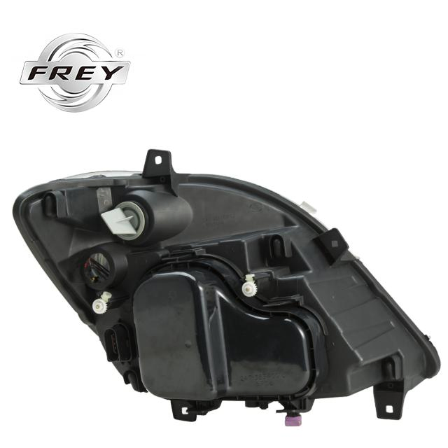Headlamp for Mercedes Sprinter 906 OEM: 9068200361
