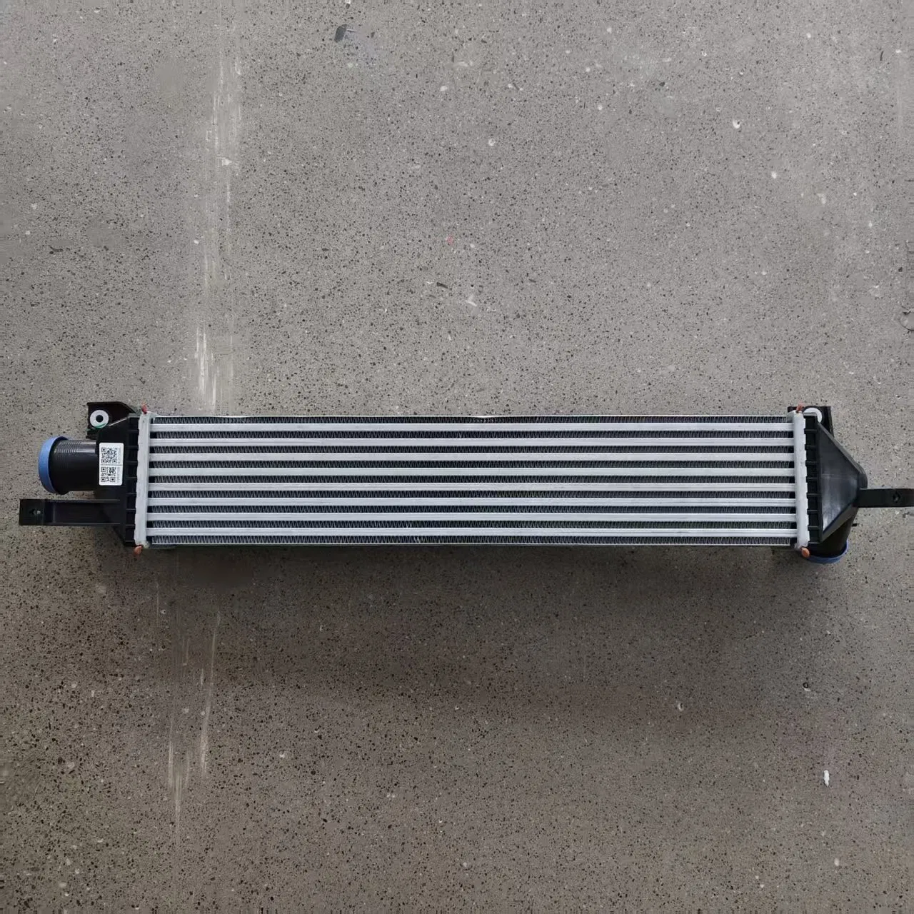 Радиатор охлаждения двигателя Baojun 730 23960056