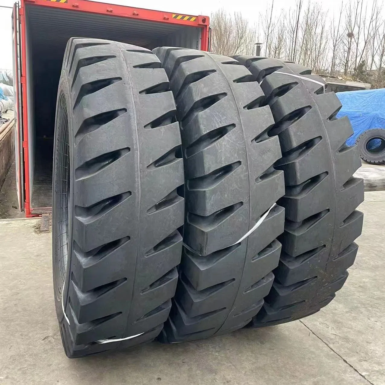 Шины E3/L3 OTR для спецтехники: погрузчики, грейдеры, карьерные самосвалы