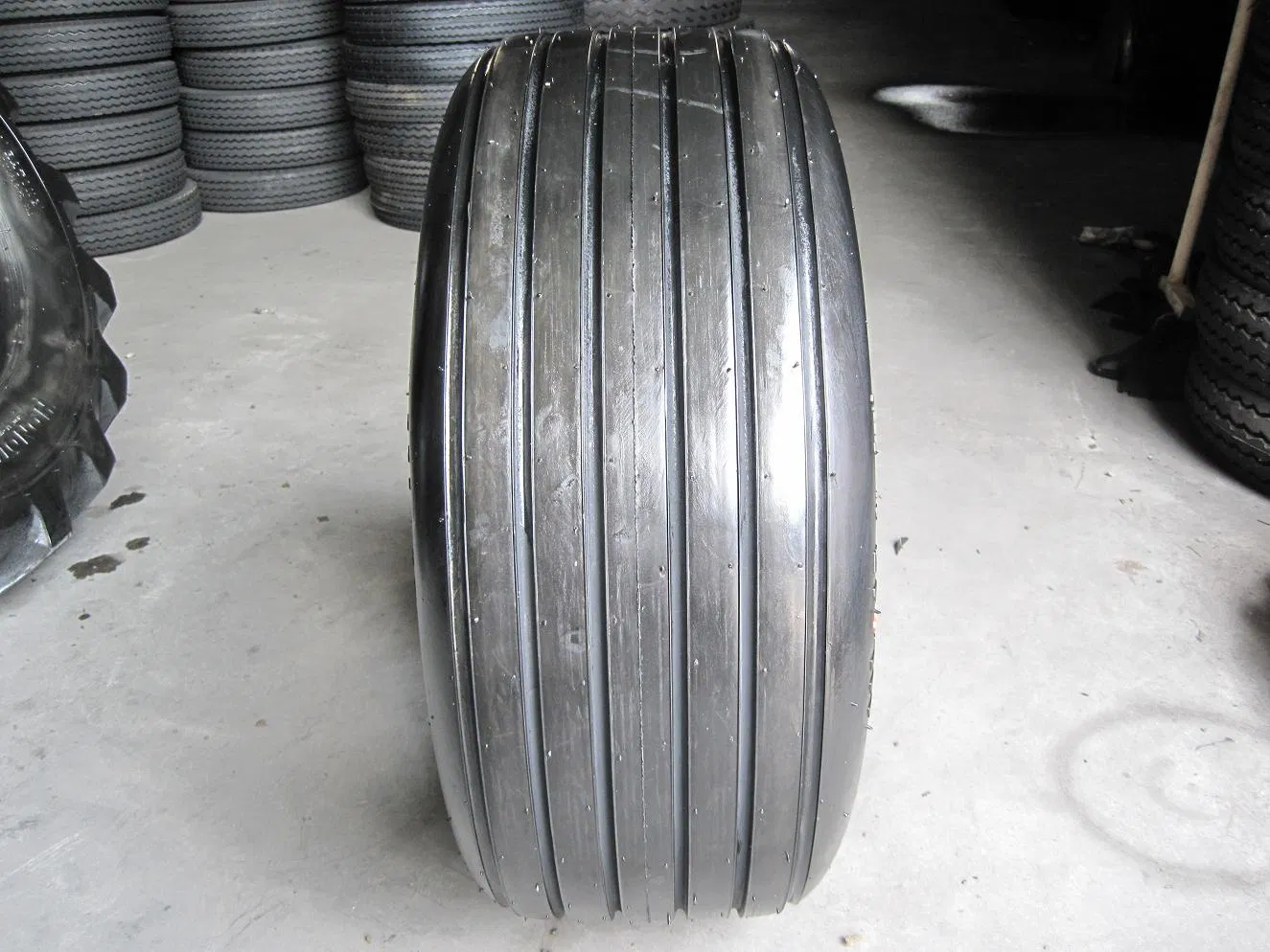 13.6-24 12-38 13.6-38 Wholesale Cheap Price Chinese Nylon Bias Agriculture Tractor Farm Tires