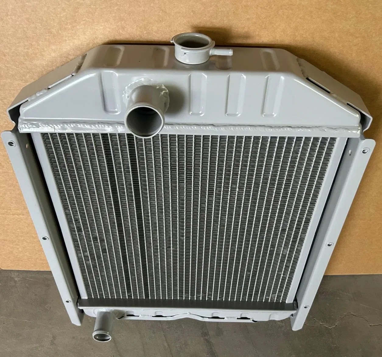 Радиатор для трактора New Holland 480