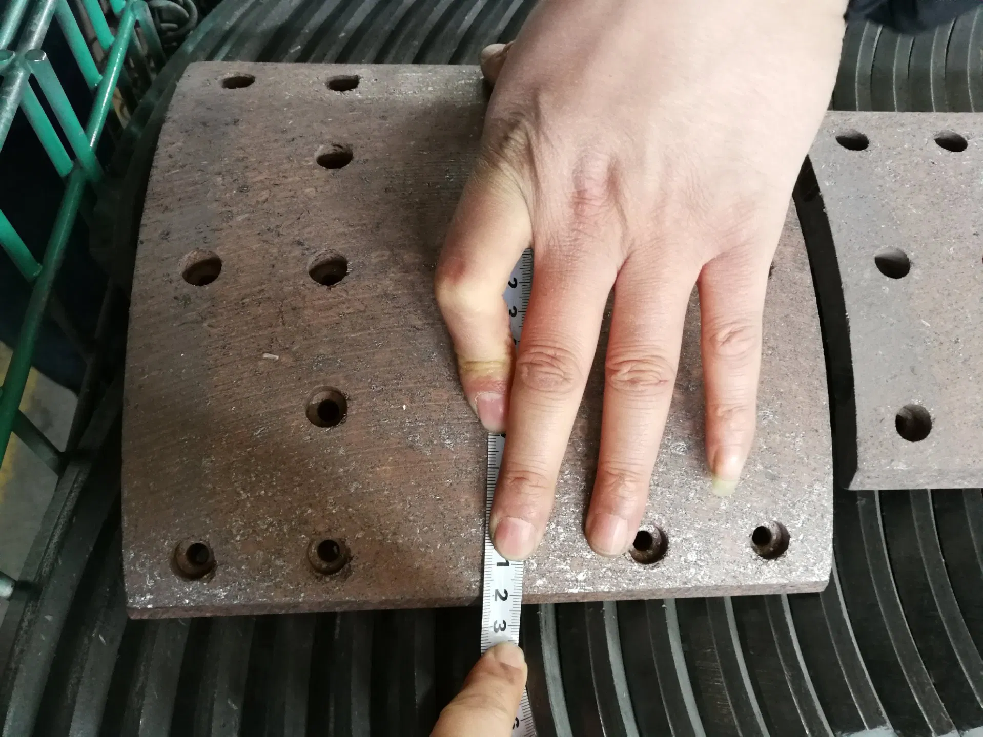 Тормозная накладка QY19496 для грузовиков (красная)