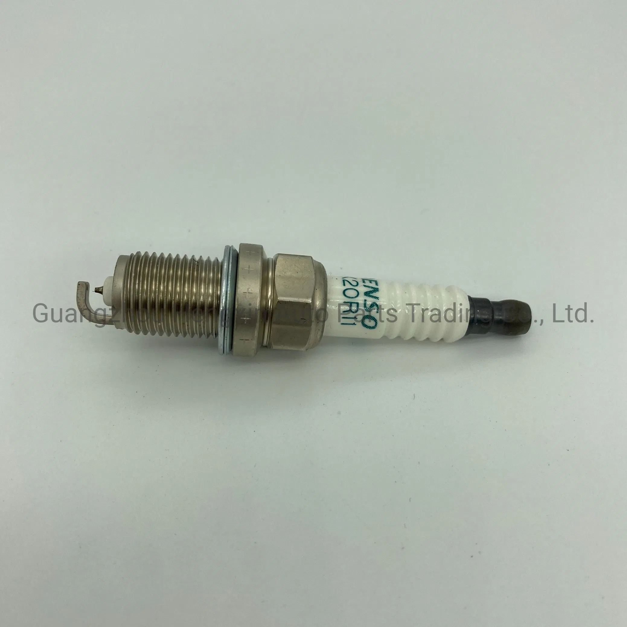 Свеча зажигания 90919-01210 SK20R11 для Toyota