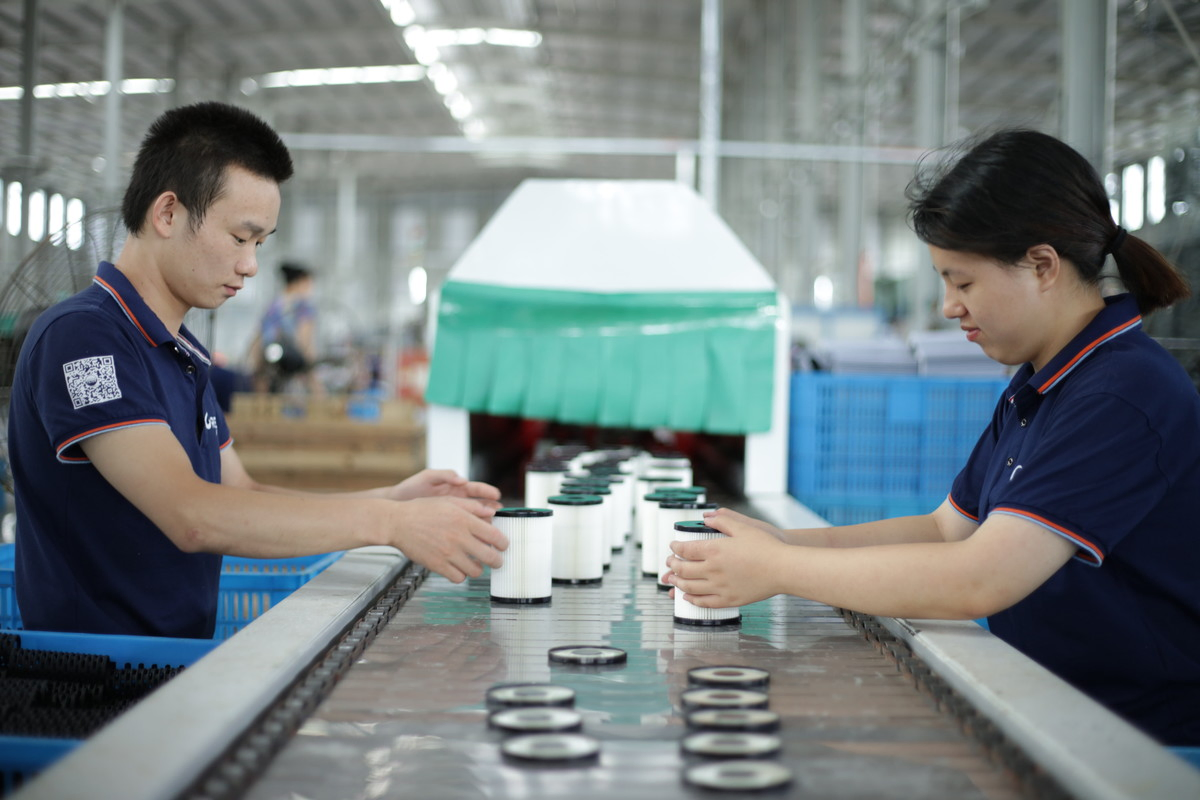 High Efficiency Auto Parts Air Filter Element (4286479m2 P608676 49676 Ca5788 550887D1)