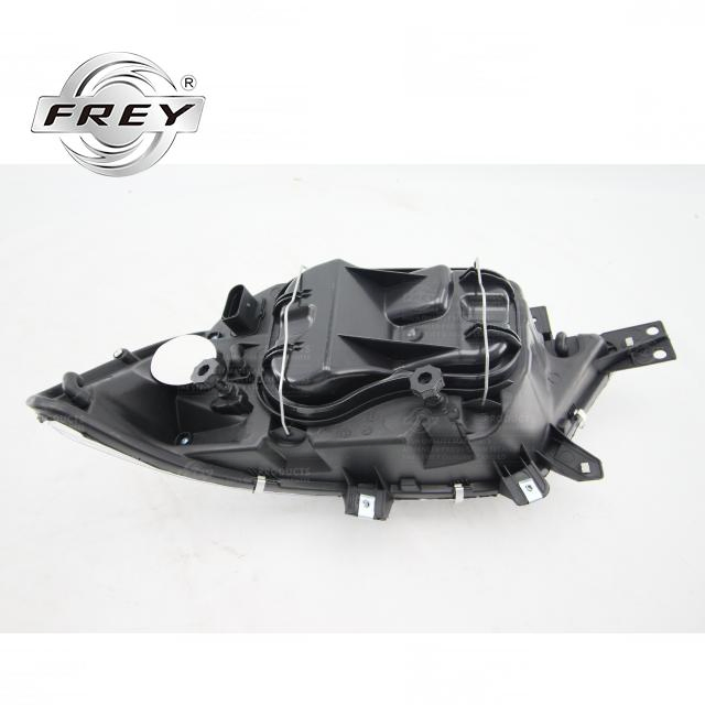 Headlamp for Mercedes Sprinter 906 OEM: 9068200361
