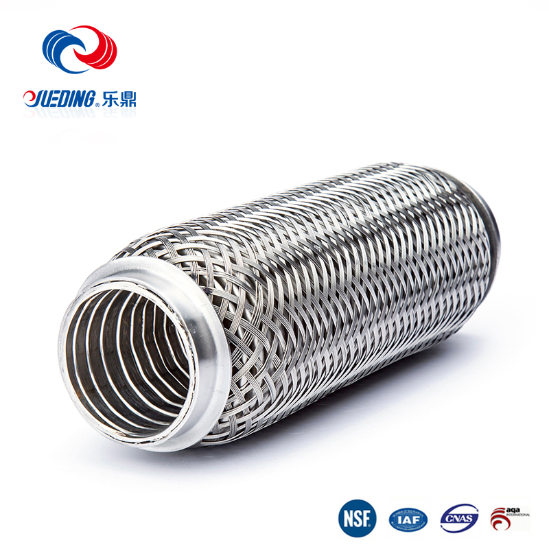 Гофрированная труба глушителя автомобиля