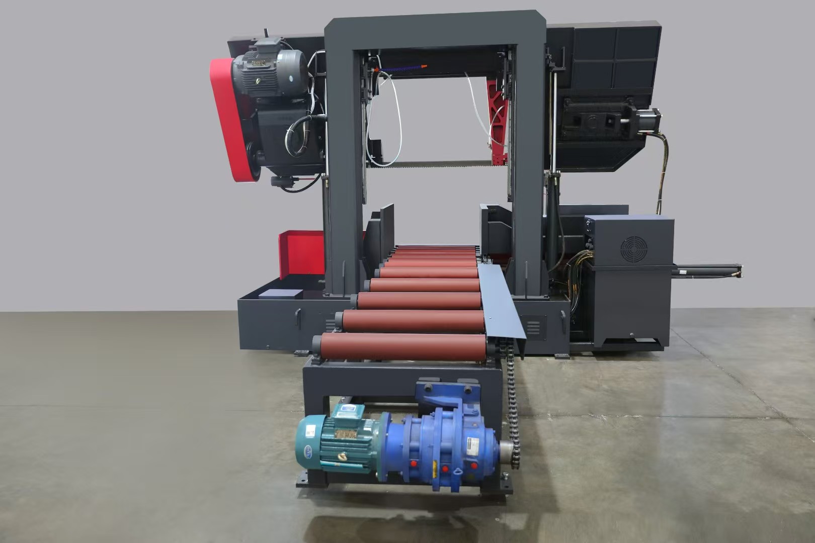 Высокоточная ленточная пила CNC для резки твёрдых металлов: нержавеющей и легированной стали