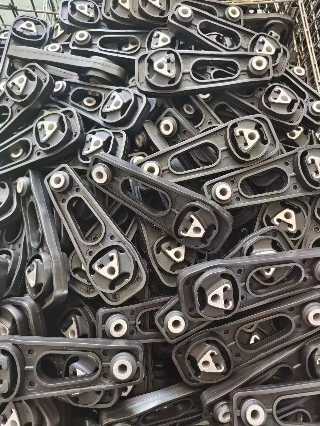 Опора двигателя для Mitsubishi 3000GT 1991-1999, MB-007023