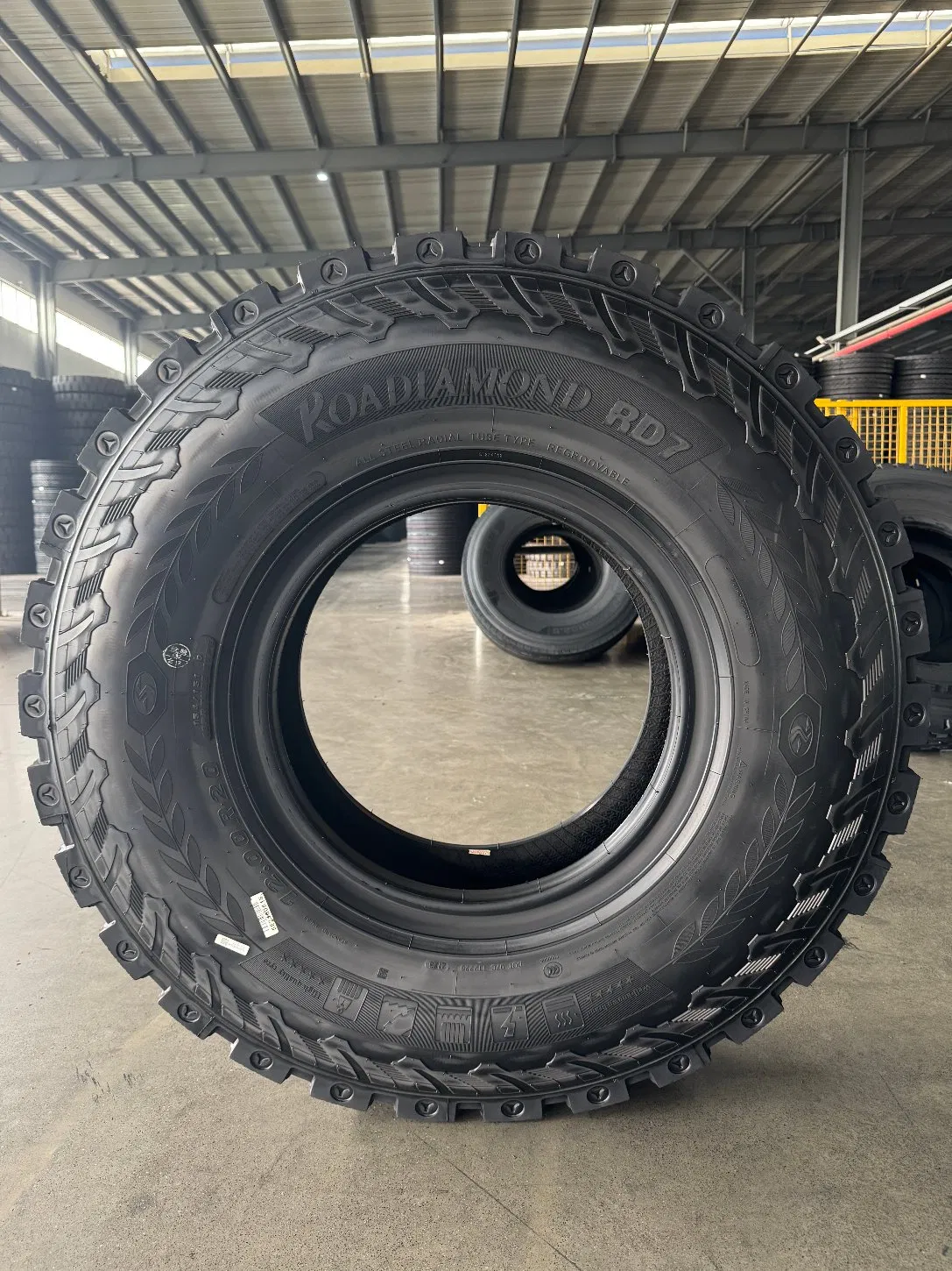 Шина грузовая 1200R20 20PR ROADIAMOND