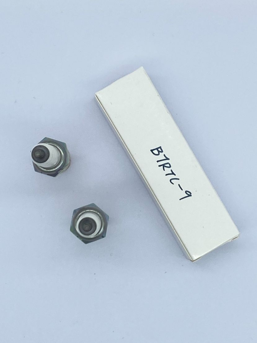 Свеча зажигания CPR7EA-9 для мотоцикла B7RTC-9