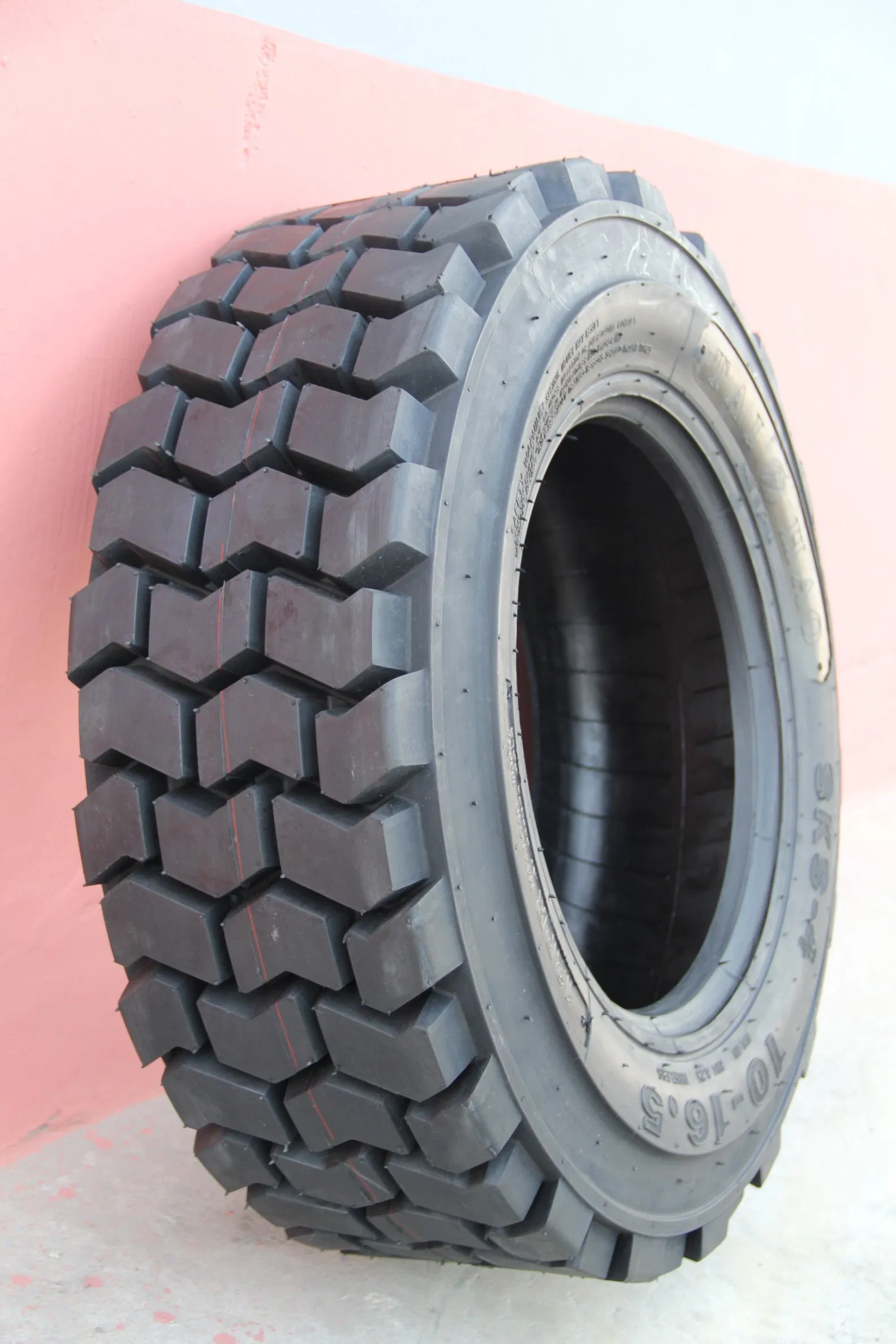 Industrial Skid Steer Tubeless Tyre 10-16.5 Bias Tire