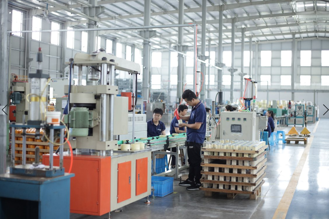 Auto Spare Part Fuel/Diesel Filter (8193841 FF5272 P550372 Bf7653 FC7102 20805349 4110000727162 420799)