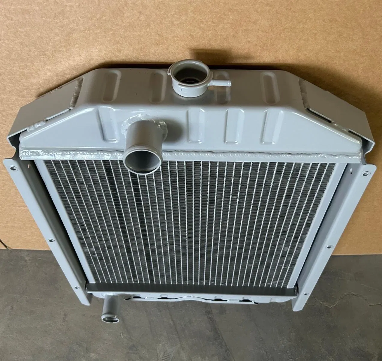 Радиатор для трактора New Holland 480