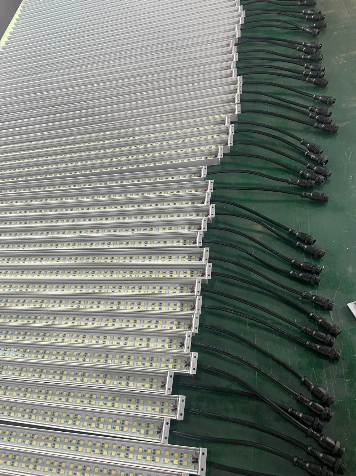 Алюминиевый светодиодный профиль IP65 24В 20Вт для улицы