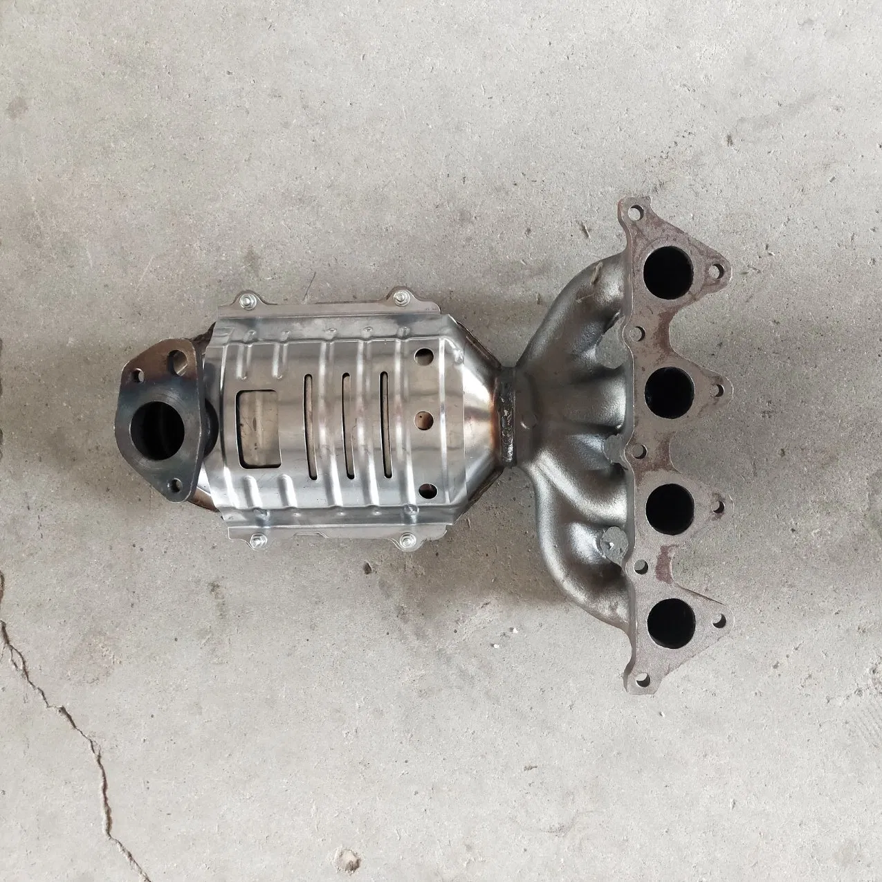 Катализатор выхлопной трубы Hyundai Accent/KIA Rio 1.6L (2006-2011)