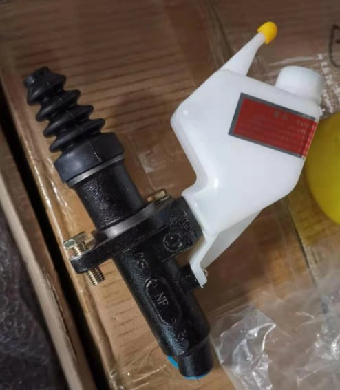 Главный цилиндр сцепления HOWO WS9162236135