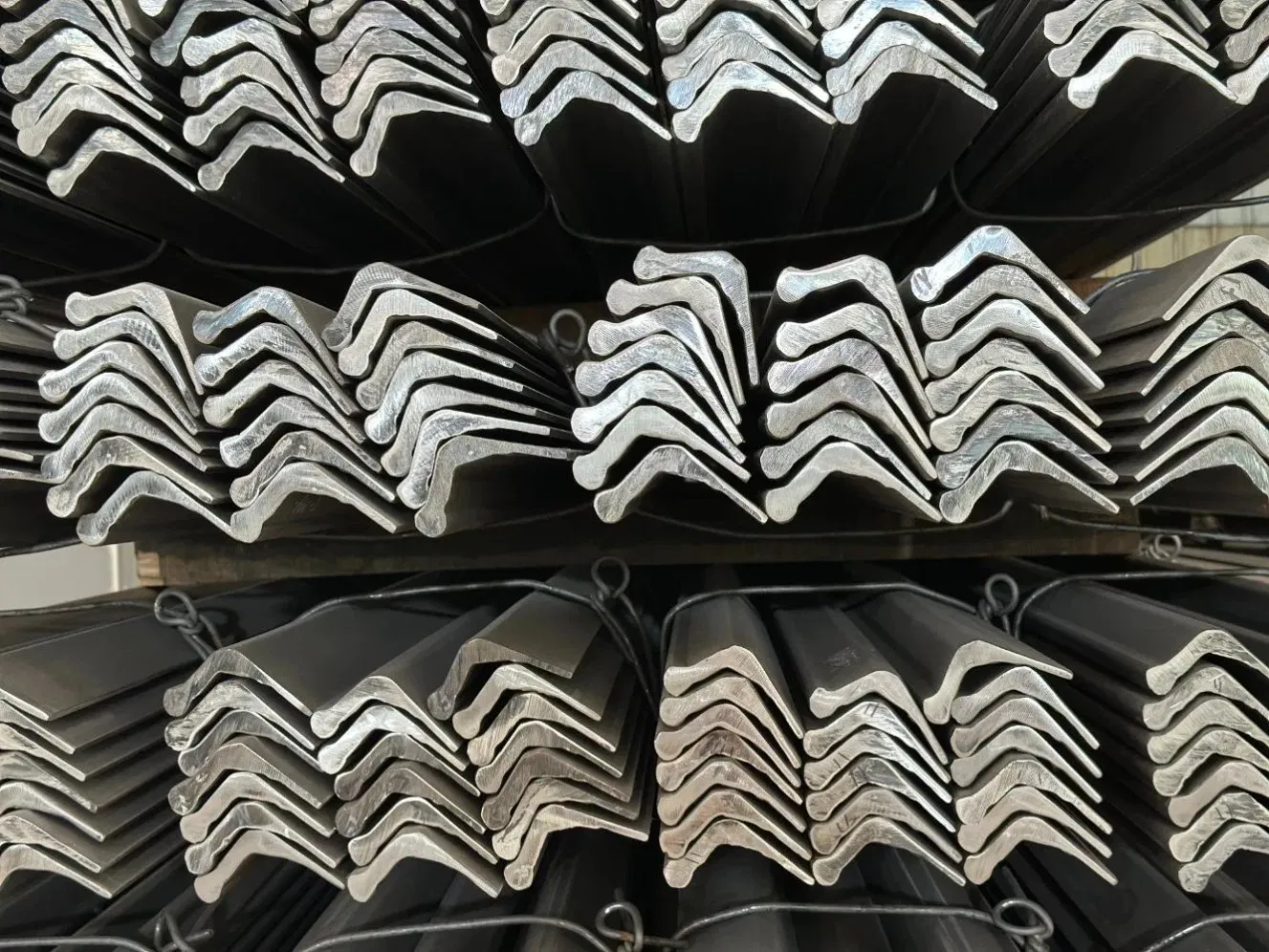 High Strength Q355b Hot Rolled Car Door Hinge From Manufacturer