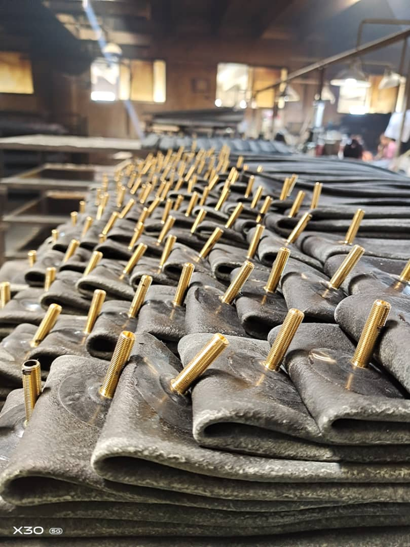 Камера мотоциклетная 300-18, 275-18, 275-17, 300-17, 400-8