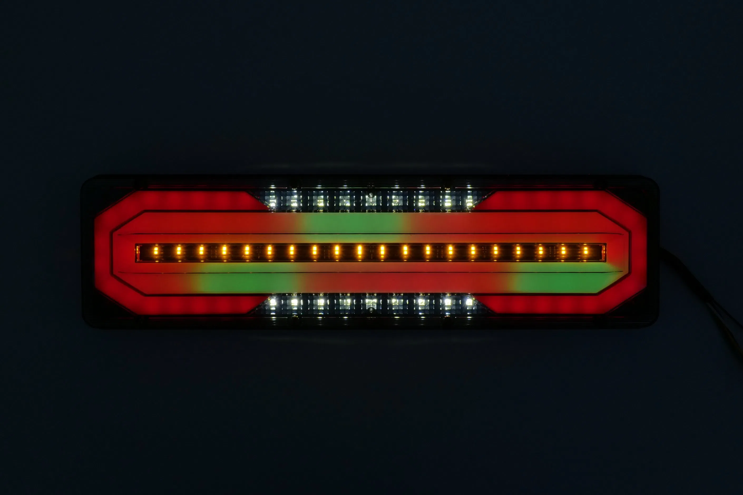 Светодиодные задние фары с поворотником и потоком света