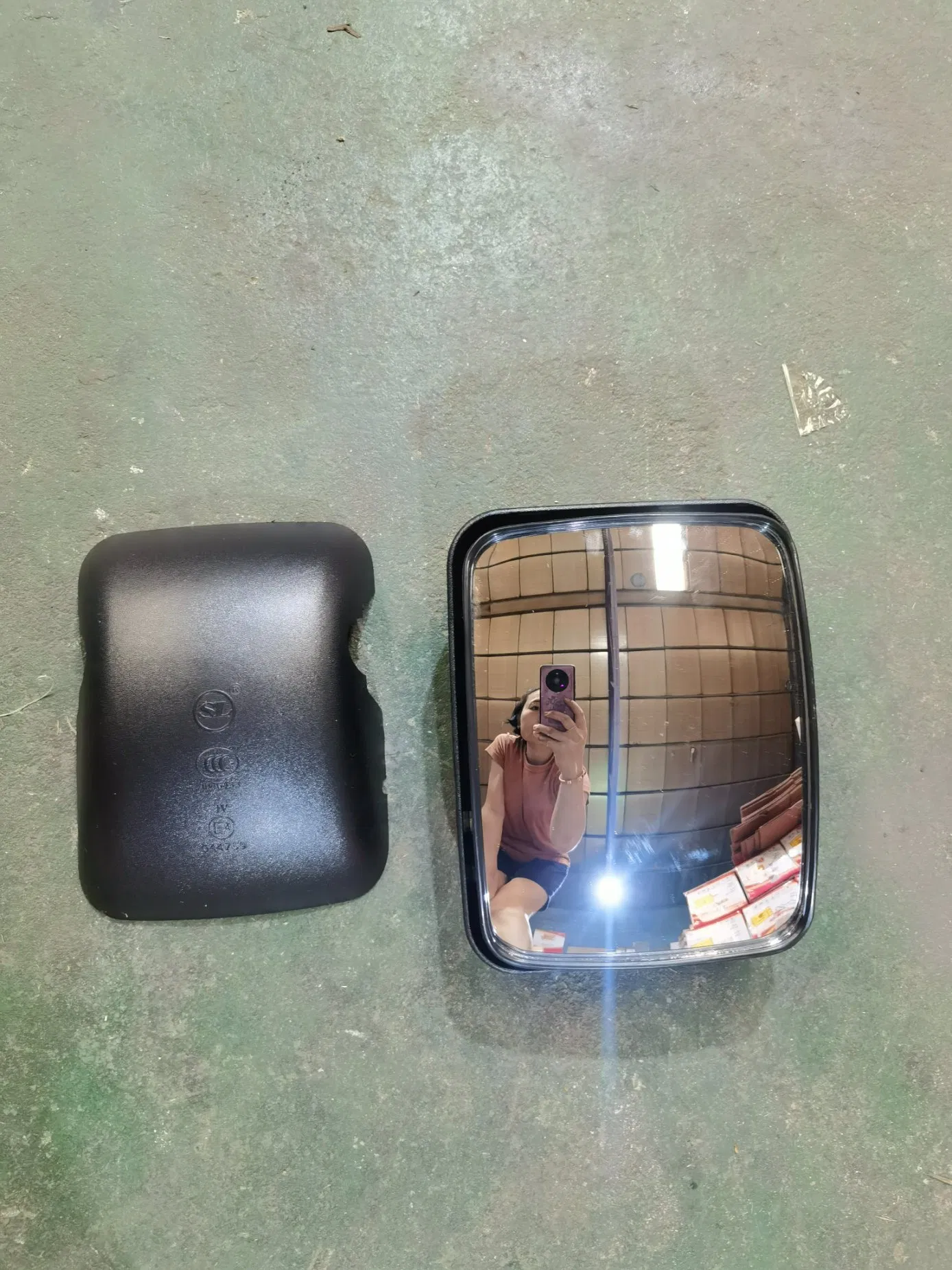 Wg1642777012 Rearview Mirror Small Square Mirror HOWO Truck Parts