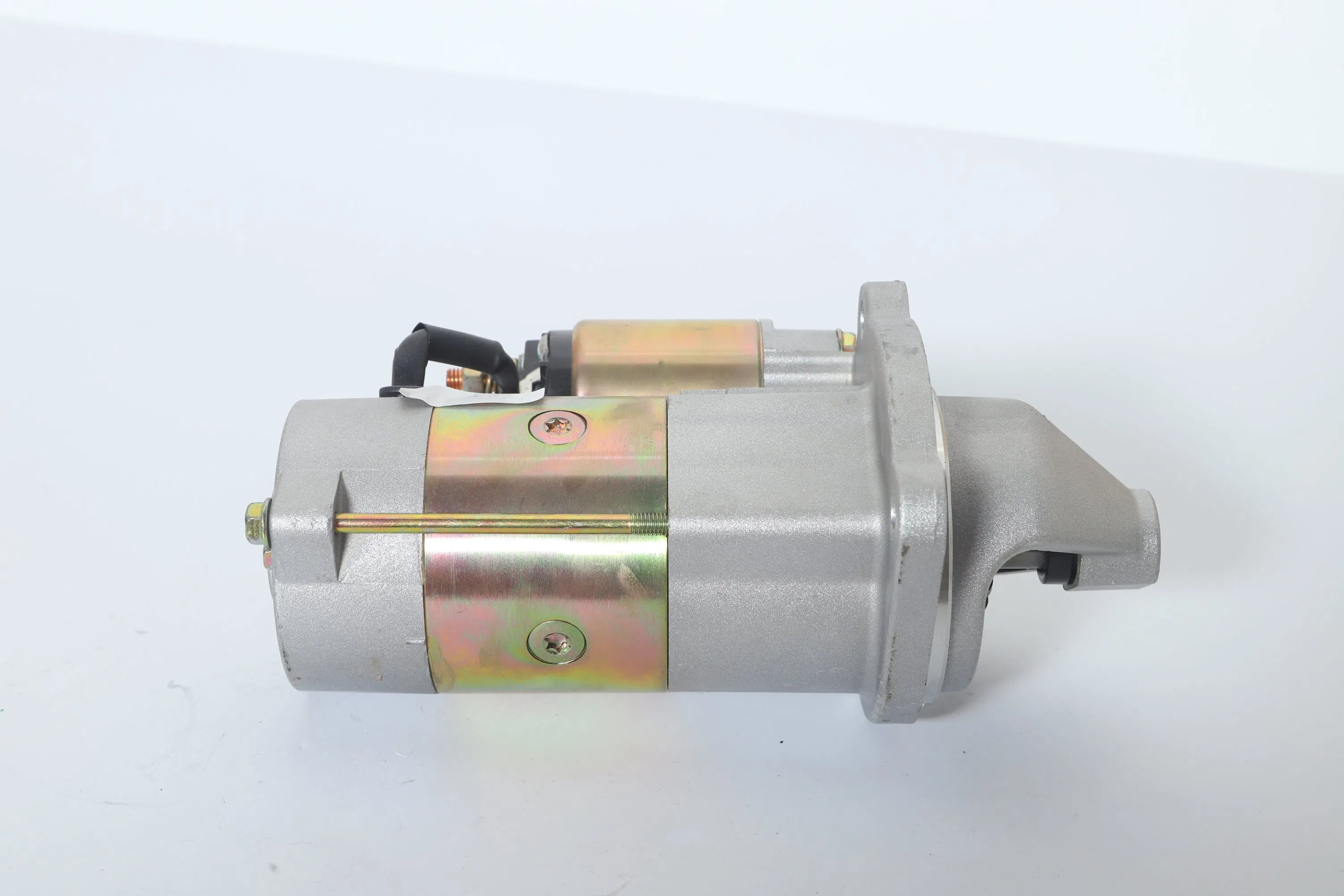 Стартер QDY1368 12V/2.5kW новый для двигателя