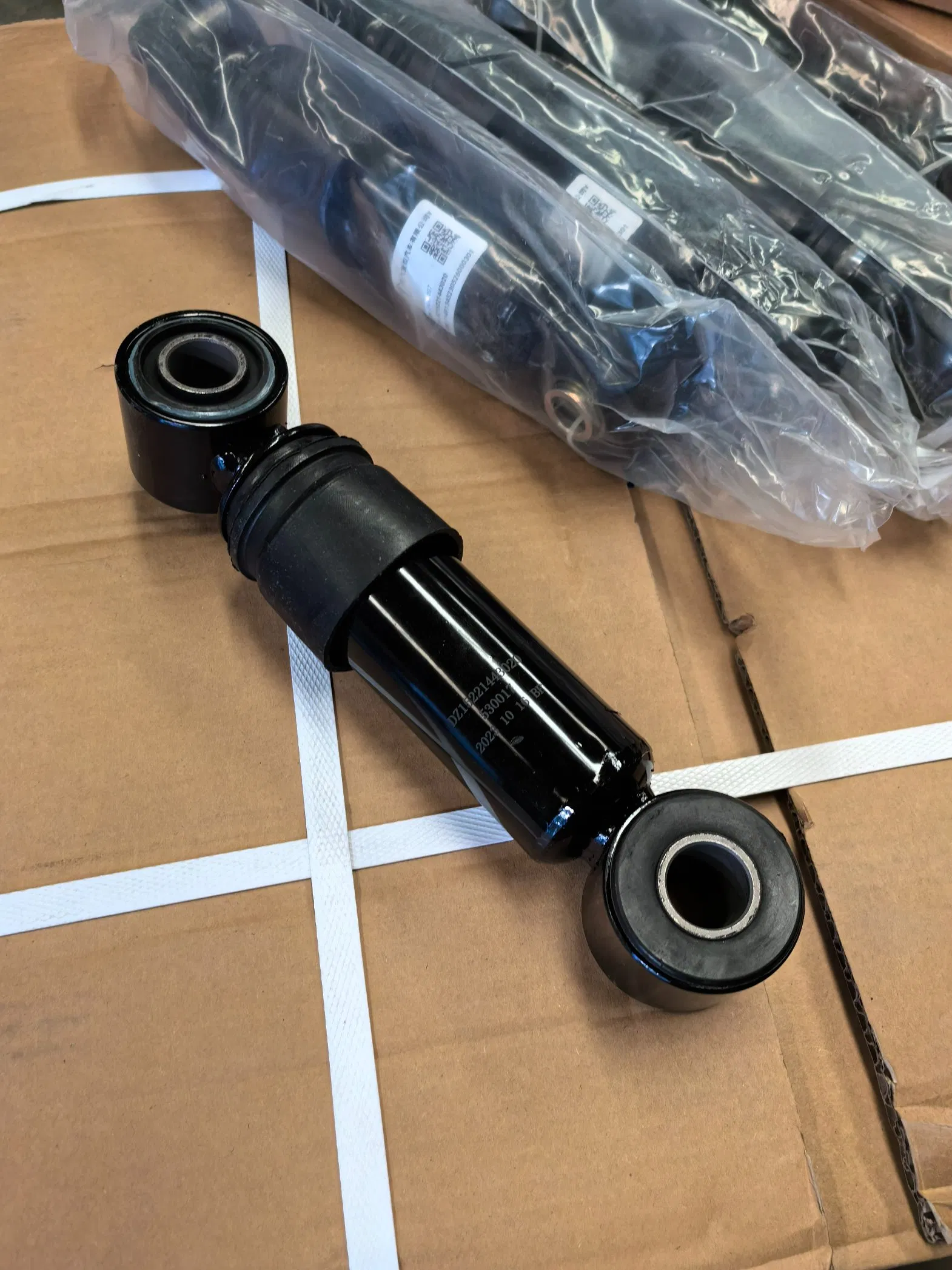 Shacman Truck Parts Dz15221443020 Wg9725680028 Shock Absorber for Sinotruk/Shacman/Foton Truck Spare Parts