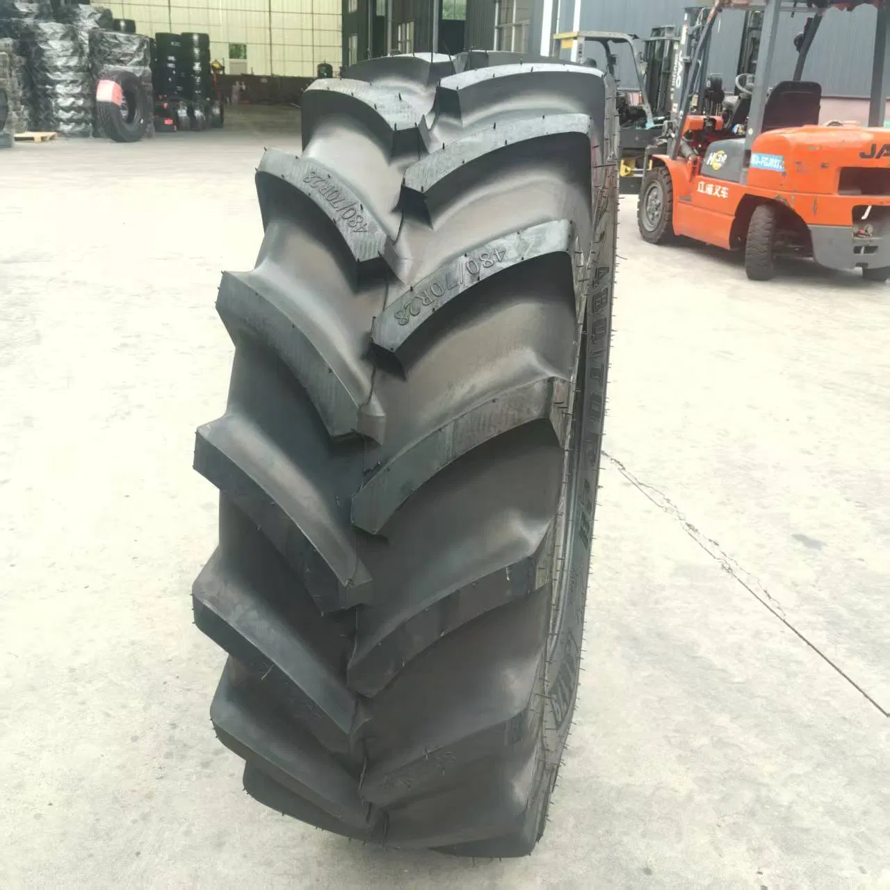 Шина сельскохозяйственная радиальная 480/70R28 R-1W