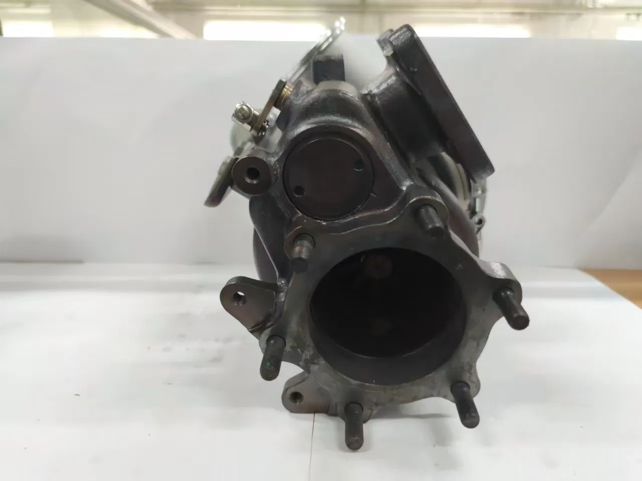 Турбокомпрессор HOWO T7H VG1031110908