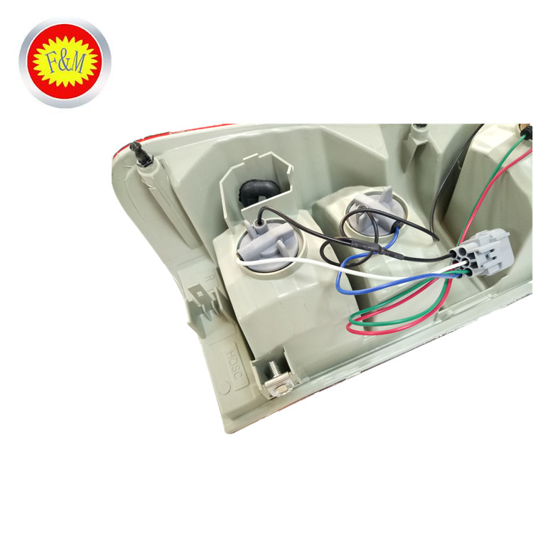 Auto Car Rear Lamp 81561-0K160 for Hilux