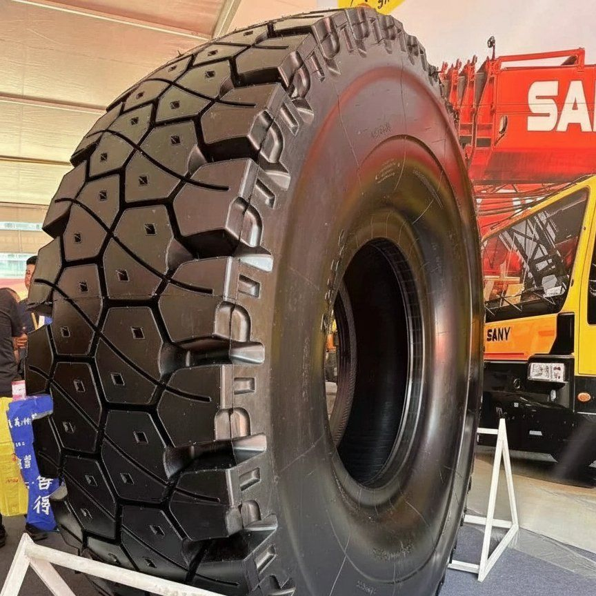 Durable Hilo 18.00r33 21.00r33 Steel Radial OTR Tires E4 Pattern for Mining Haul Trucks and Quarry Equipment